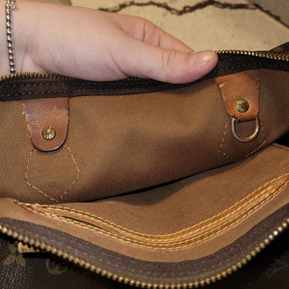 Authentic Monogram Speedy 30 vintage Louis Vuitton. EUC NOT FOR PICKY BUYERS. - Picture 13 of 13